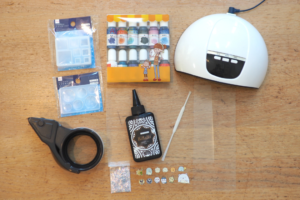 ダイソーのシリコンモールドでレジンを手作り!初心者でも簡単な作り方 | ACORNS BLOG